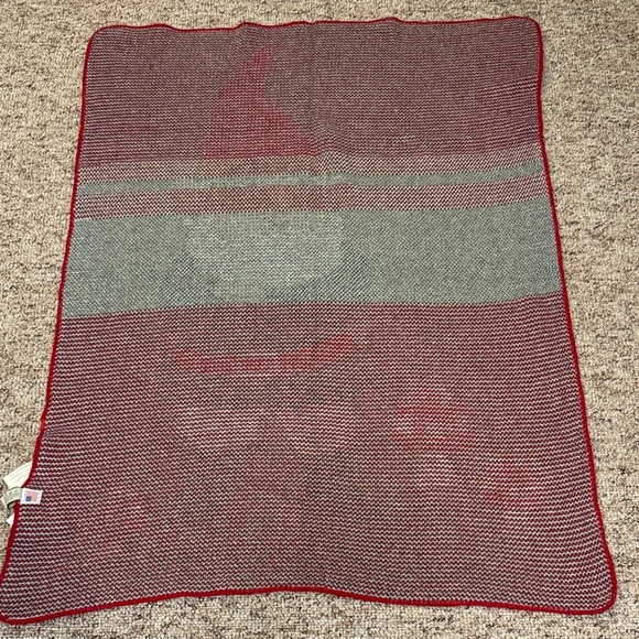 Gnome Design Green Throw Blanket - Picture 3 of 3